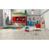 Ламинат Egger Large 8/32 Дуб Азгил белый EPL153 в интерьере Ламинат Egger Large 8/32 Дуб Азгил белый EPL153 в интерьере
