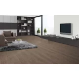 Ламинат Egger Large 8/32 Дуб Уолтем коричневый EPL125 в интерьере Ламинат Egger Large 8/32 Дуб Уолтем коричневый EPL125 в интерьере