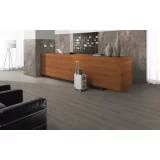 Ламинат Egger Large 8/32 Дуб Уолтем серый EPL124 в интерьере Ламинат Egger Large 8/32 Дуб Уолтем серый EPL124 в интерьере