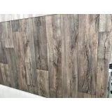 Линолеум полукоммерческий Ideal Ultra Cracked Oak 2-696M на сайте официального дилера в интерьере Линолеум полукоммерческий Ideal Ultra Cracked Oak 2-696M на сайте официального дилера в интерьере