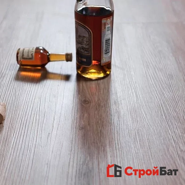 Виниловая замковая плитка ПВХ Vinilam Корк Престиж 04-018 Брюссель в интерьере